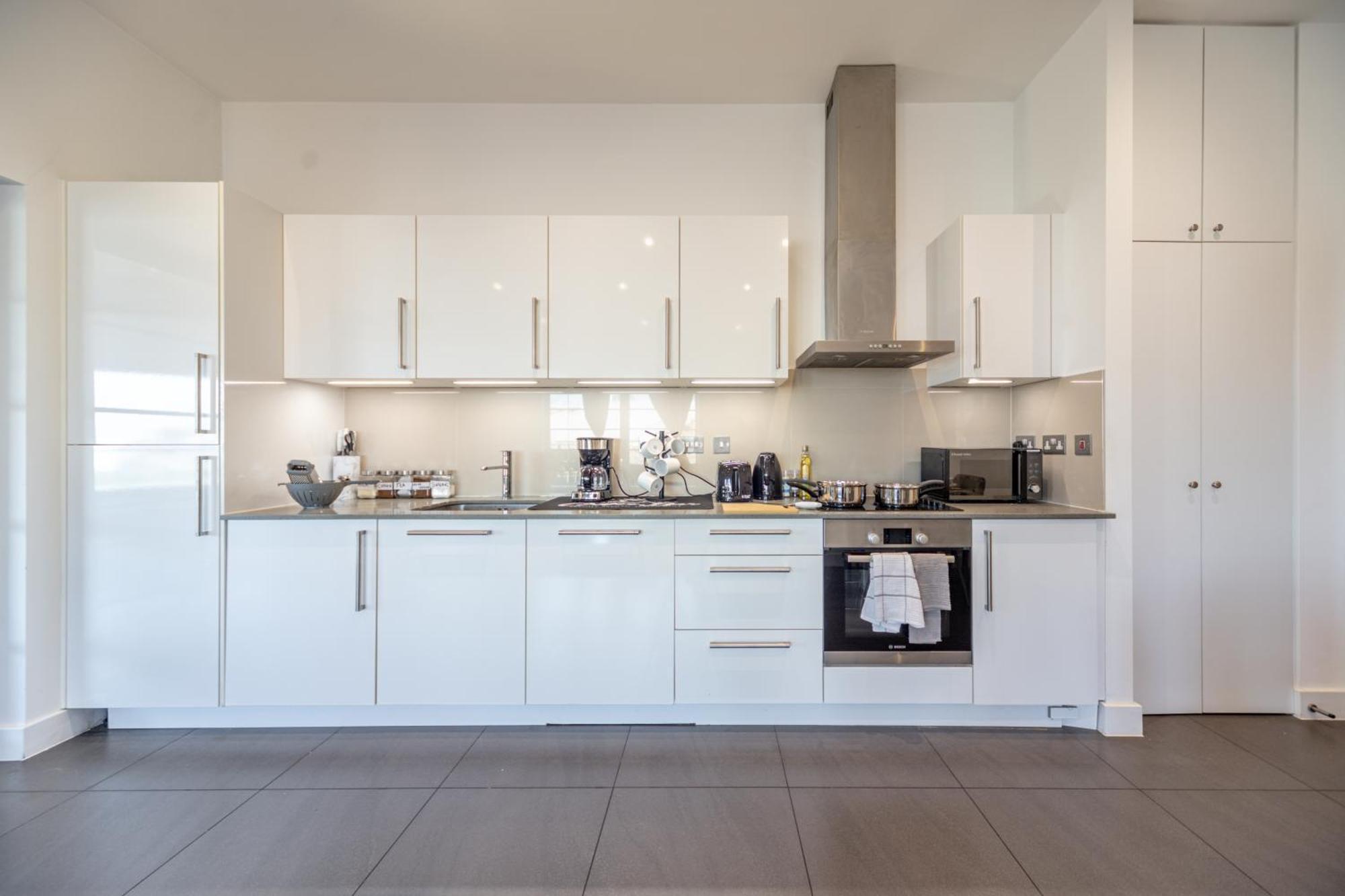 Apartment 2 Bed Oasis Flat-o2-excel-canary Wharf- Shops- Trains -free Parking,wifi 500mb & Flex Check In *