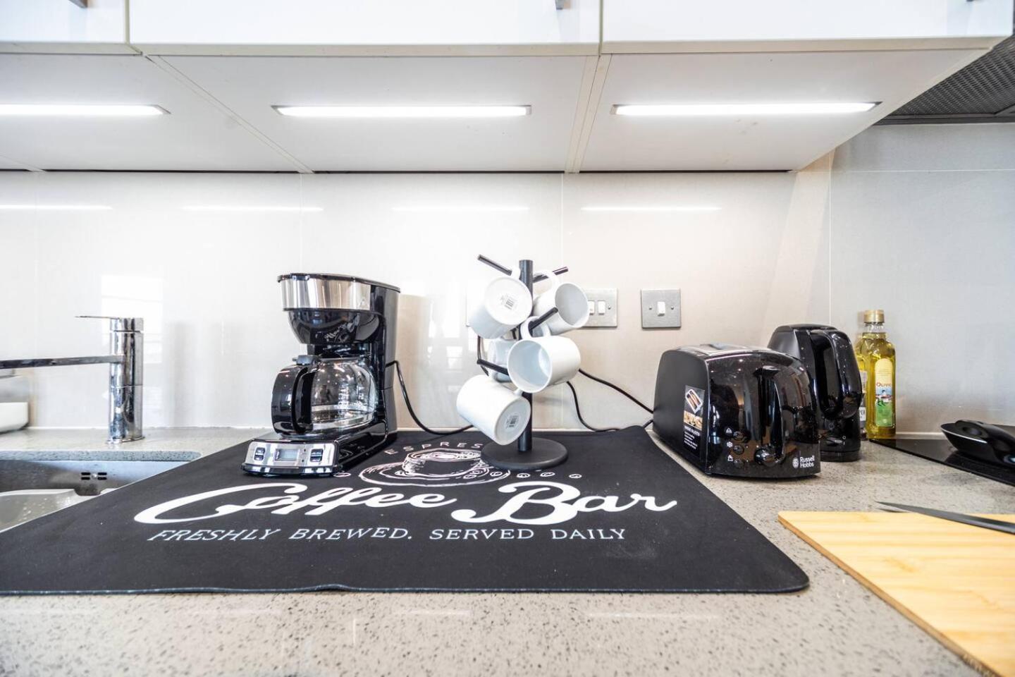 2 Bed Oasis Flat-o2-excel-canary Wharf- Shops- Trains -free Parking,wifi 500mb & Flex Check In